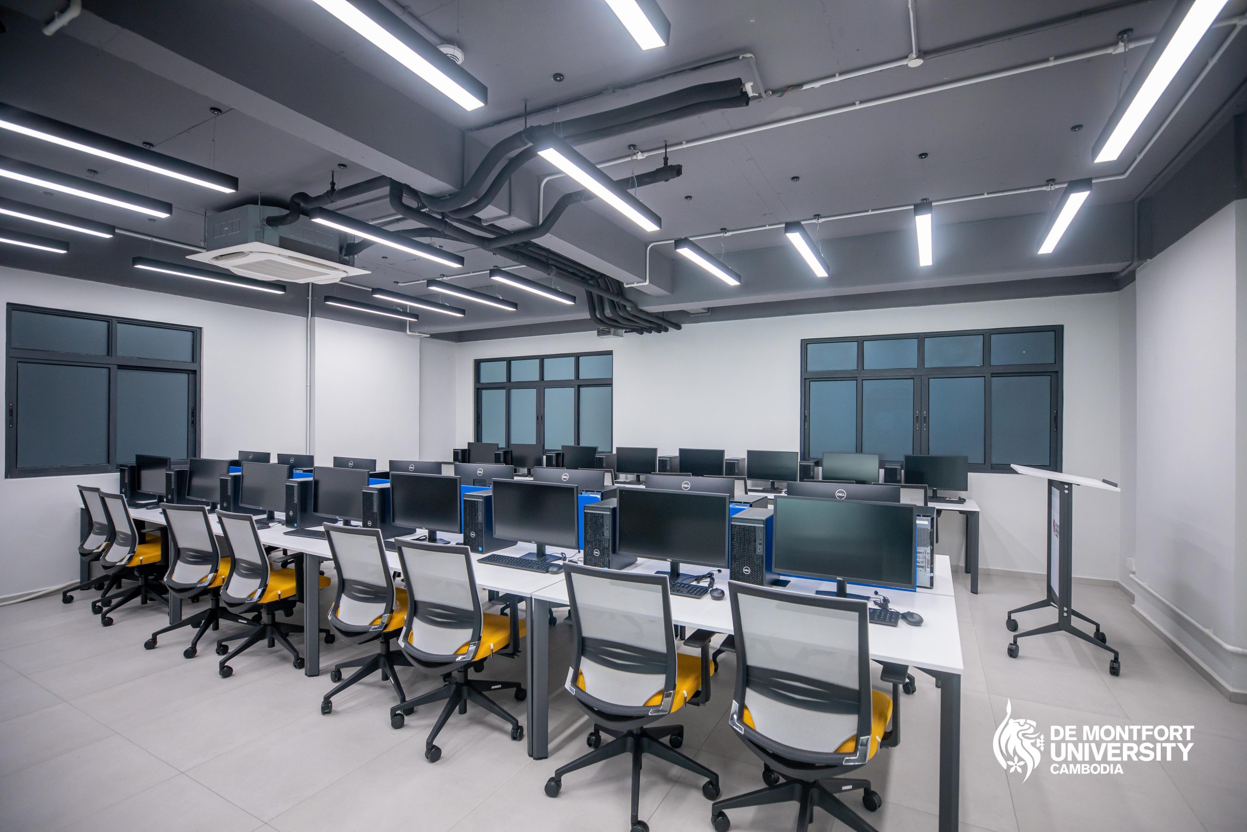 dmuc-computing-room