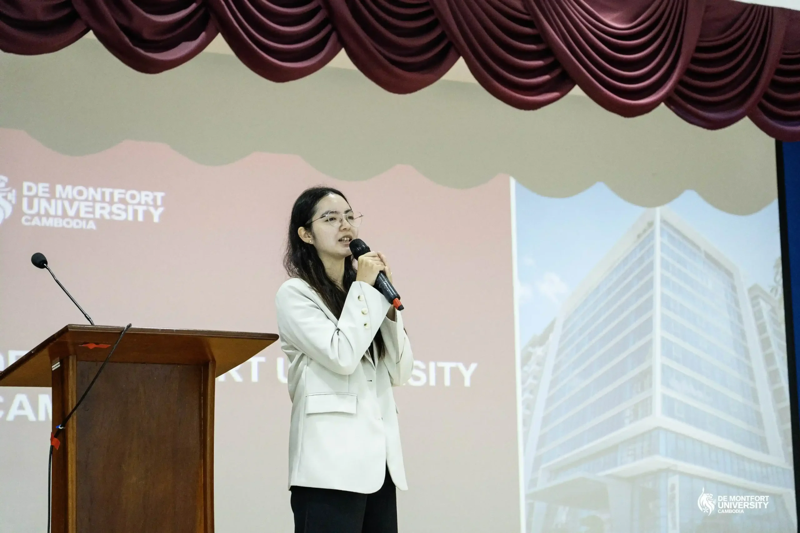 DMUC Takes British University Experience to American Intercon School