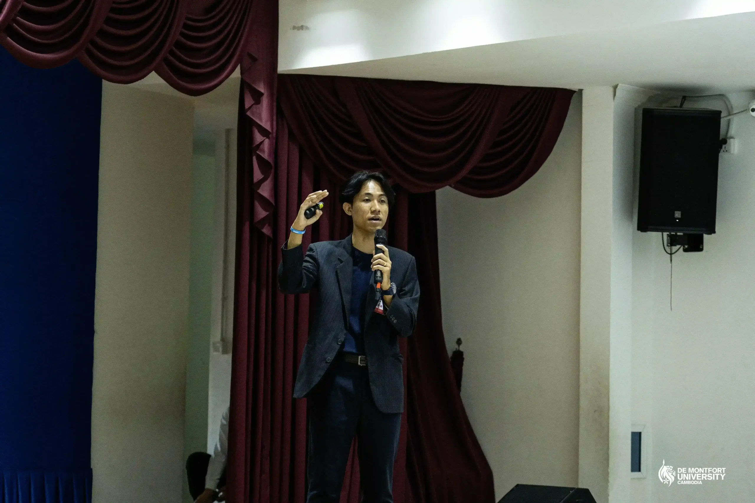 DMUC Takes British University Experience to American Intercon School